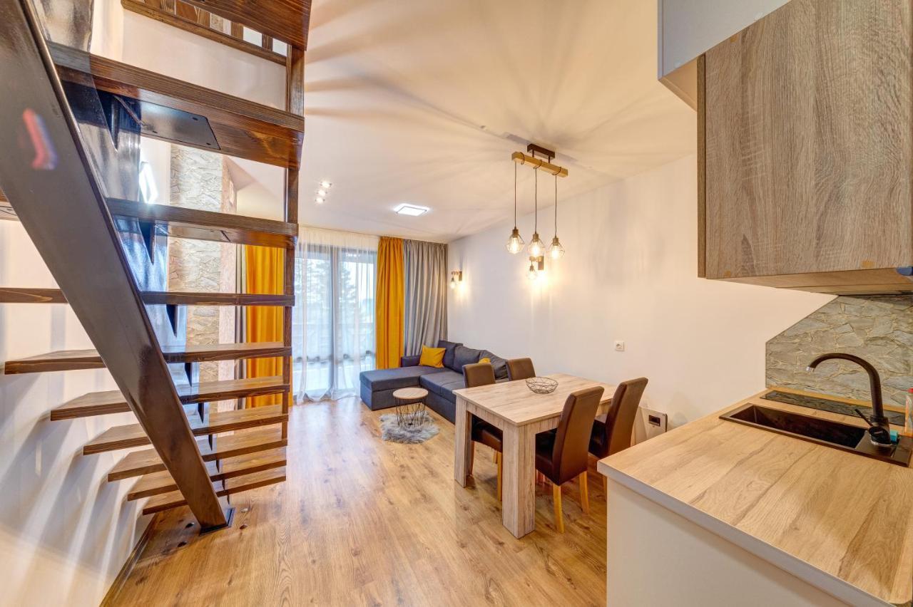 Skyday Penthouse Deluxe At Oak Residence Smolyan Exterior photo