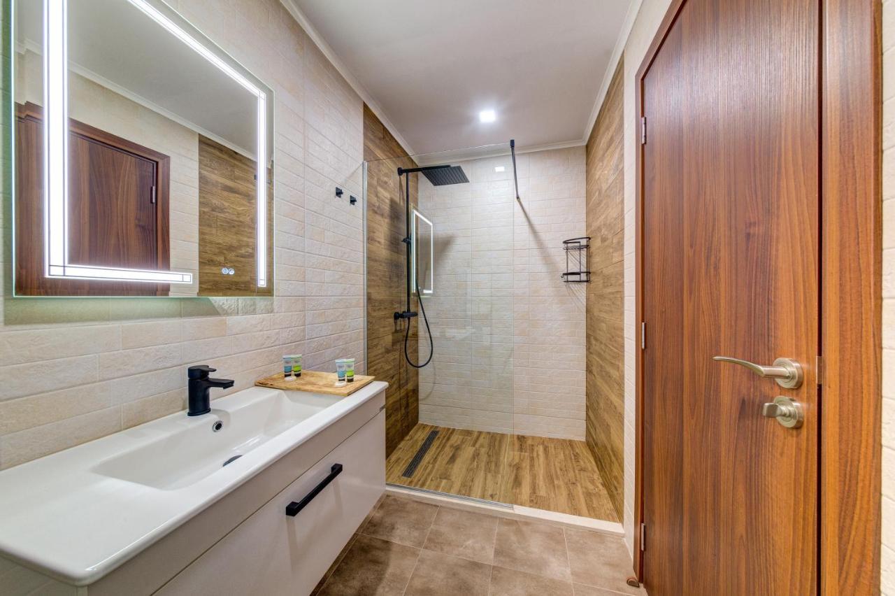 Skyday Penthouse Deluxe At Oak Residence Smolyan Exterior photo